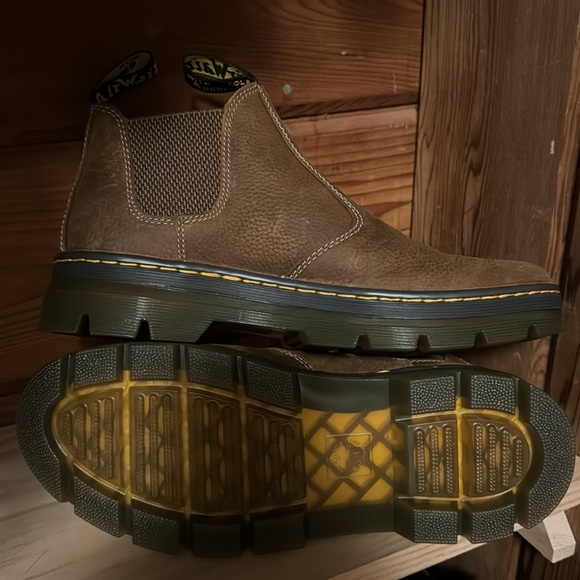 Dr. Martens Chelsea Boot - Picture 8 of 12